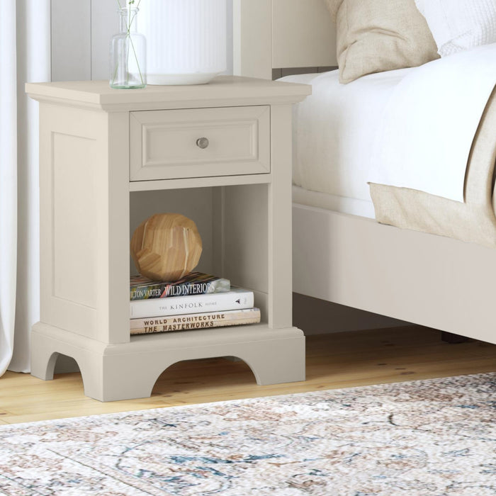 Naples Queen Bed, Nightstand and Chest