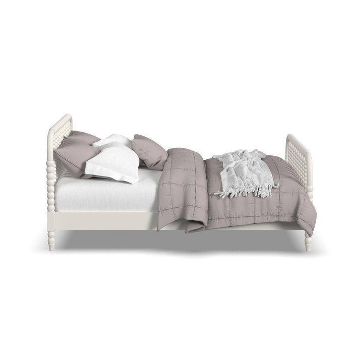 Spindle Queen Bed